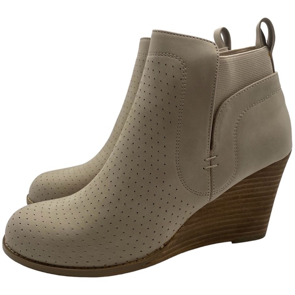 DV by Dolce Vita Shoes - Dolce Vita Womens Booties Gerdy Beige Vegan Leather Ankle Wedge Neutral Casual